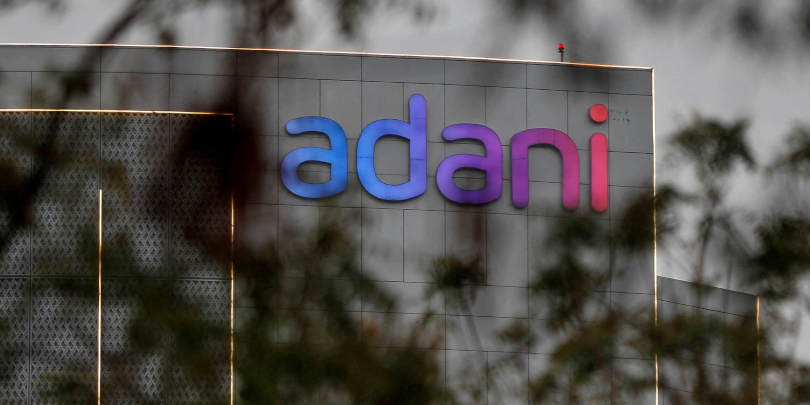 Индия выпала из топ-5 фондовых рынков мира из-за обвала акций Adani Group