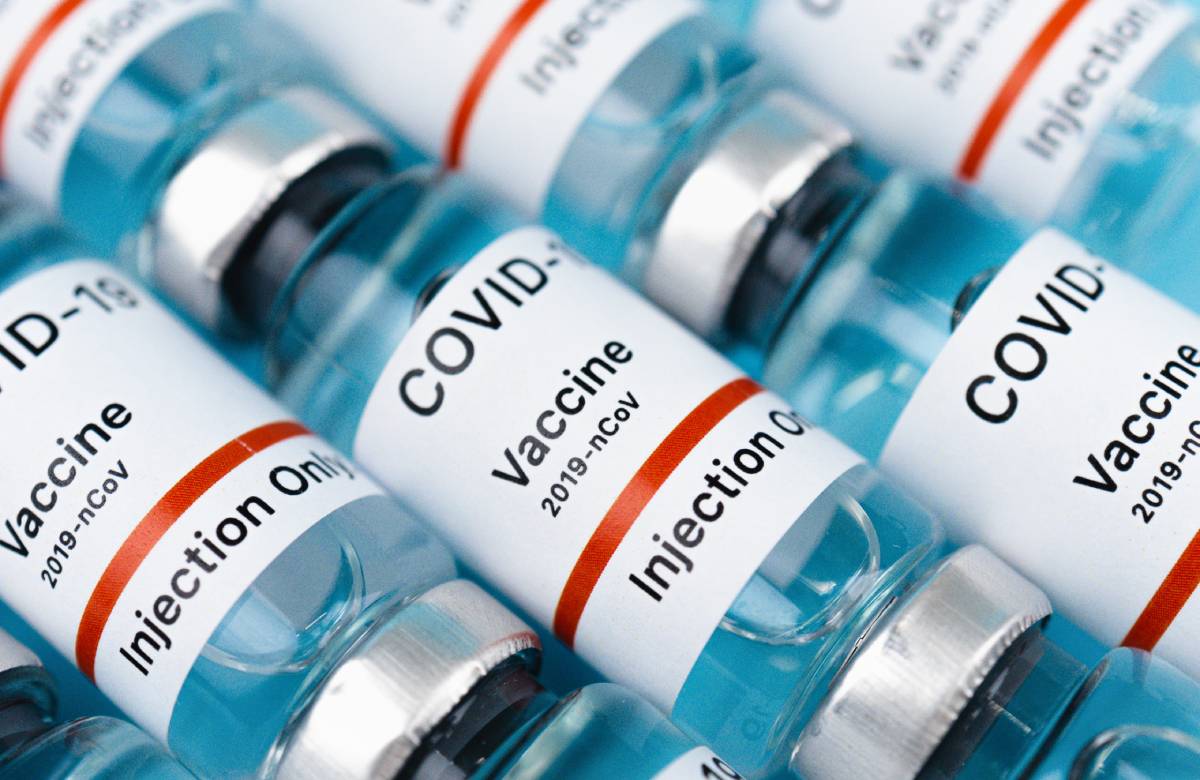 Moderna просит FDA одобрить вторую бустерную вакцину против COVID-19