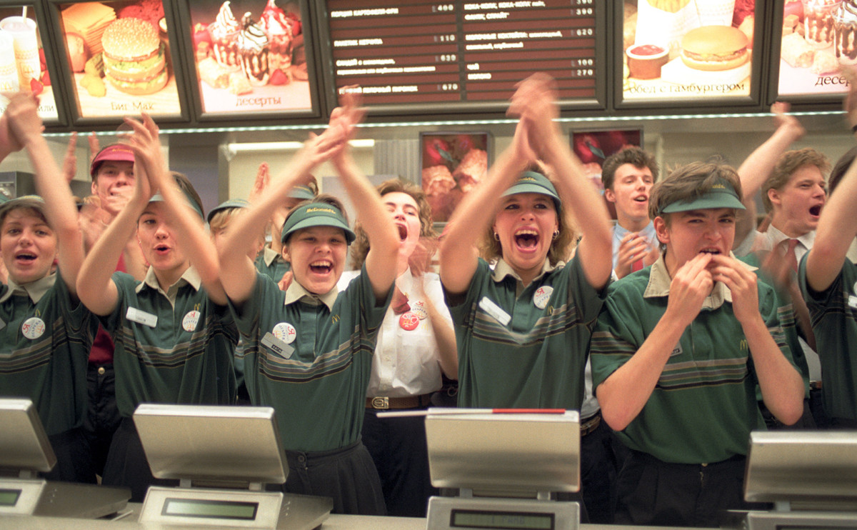 Рестораны McDonald's могут возобновить работу через полтора месяца