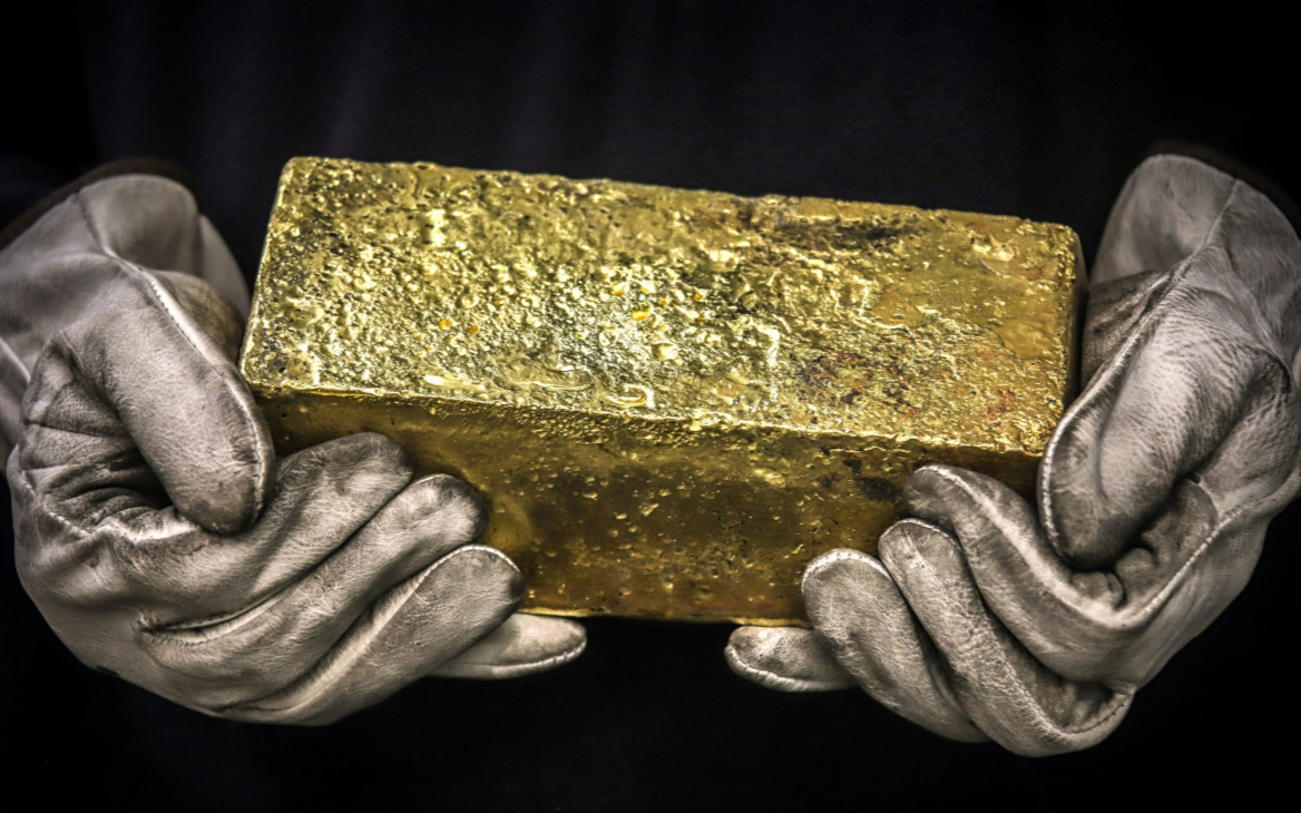 Кабмин поддержал отмену налога для россиян при покупке золотых слитков