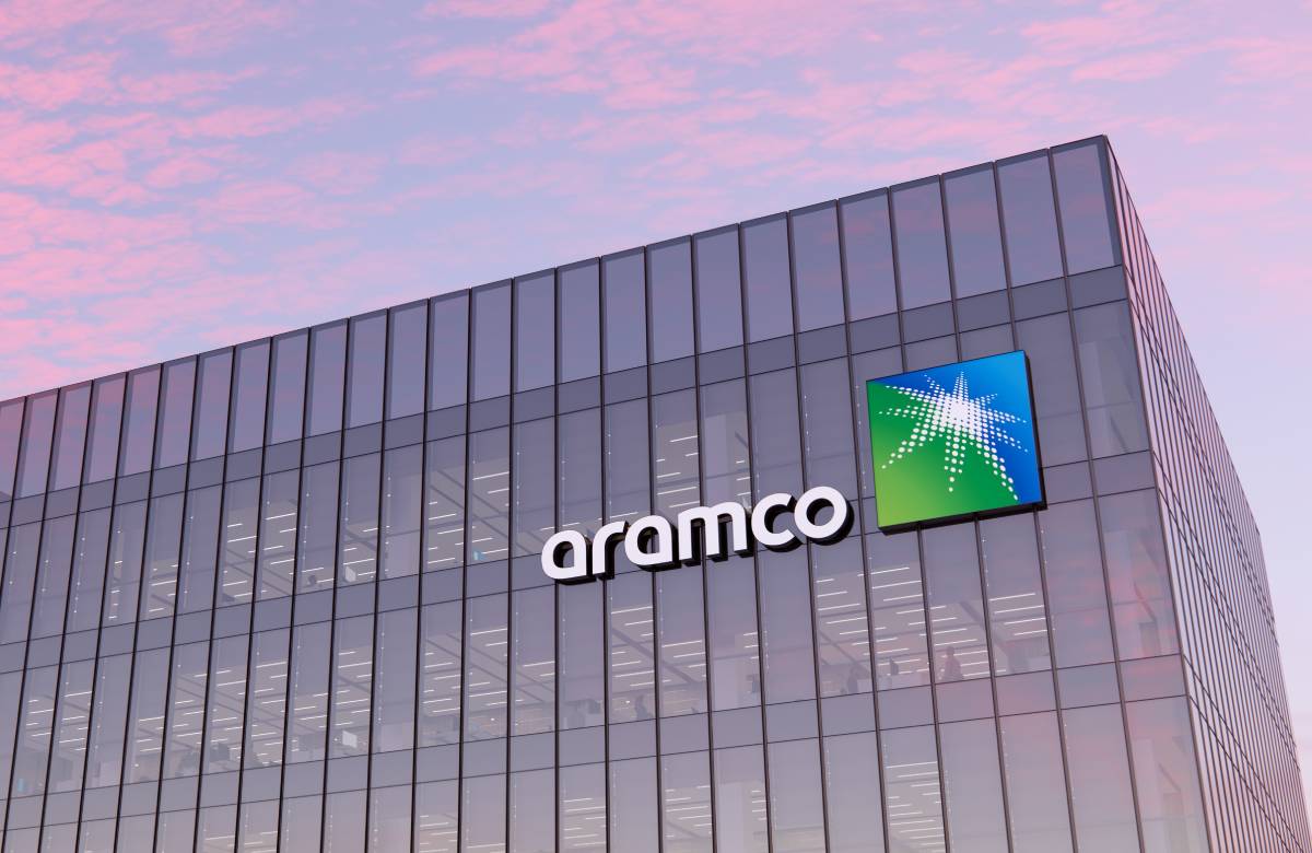Инвесторы получили кредит на $13,4 млрд для покупки доли в Saudi Aramco