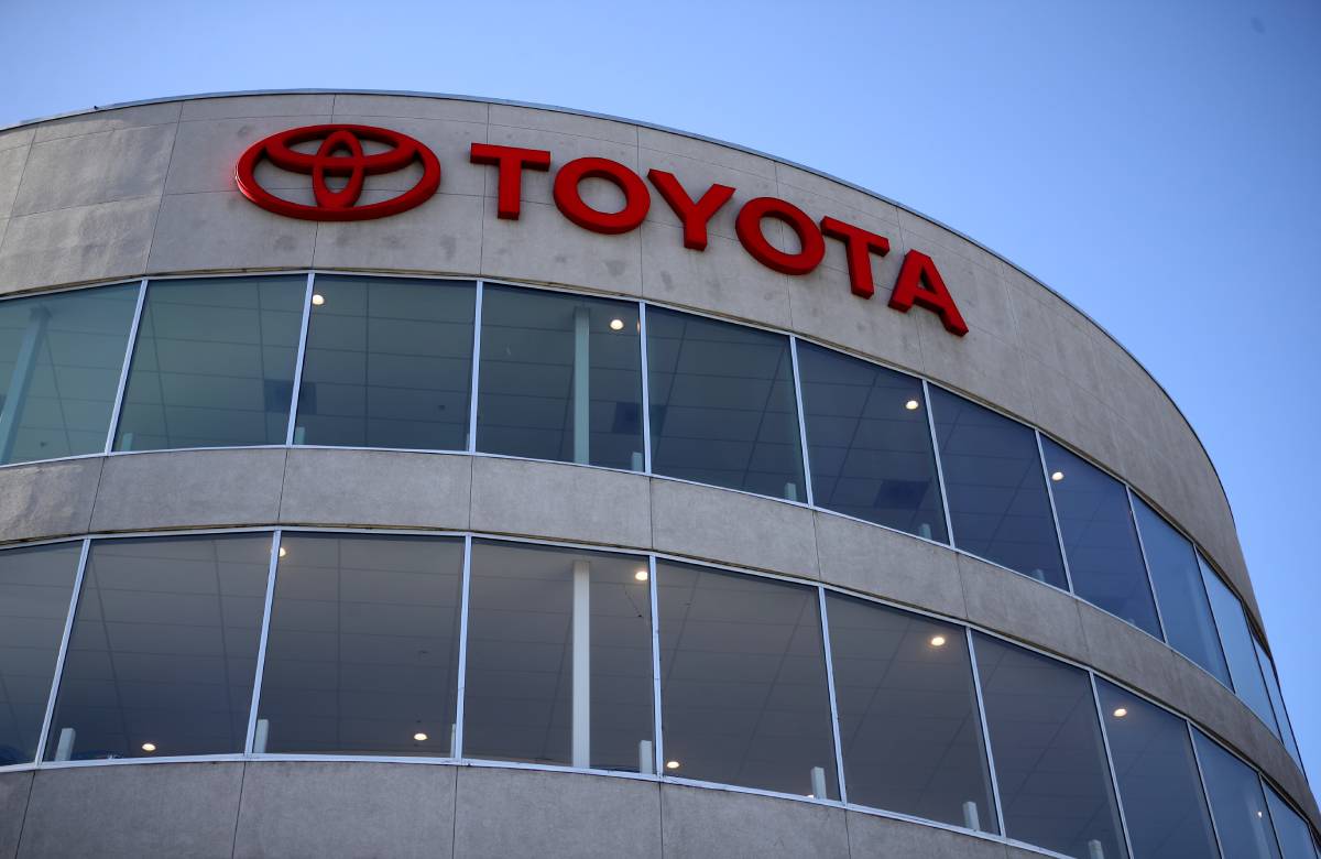 Toyota Motor сократит производство в ноябре на 15% на фоне дефицита чипов