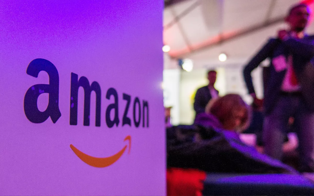 Капитализация Amazon впервые за два года упала ниже $1 трлн