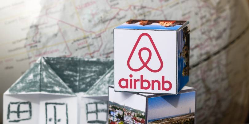 Airbnb начала отменять брони на Украине