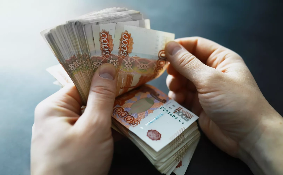 «Яндекс» повысит зарплаты и премии сотрудникам вместо выплаты опционов