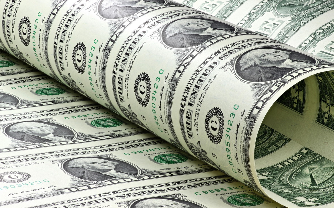 Аналитик назвала россиянам валюту на замену доллара
