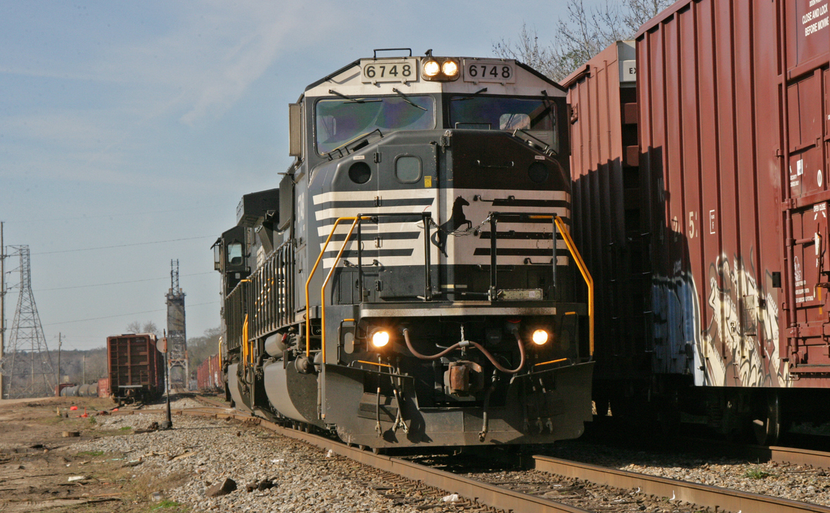 Железнодорожники в США начнут массовые увольнения. От акций ждут роста