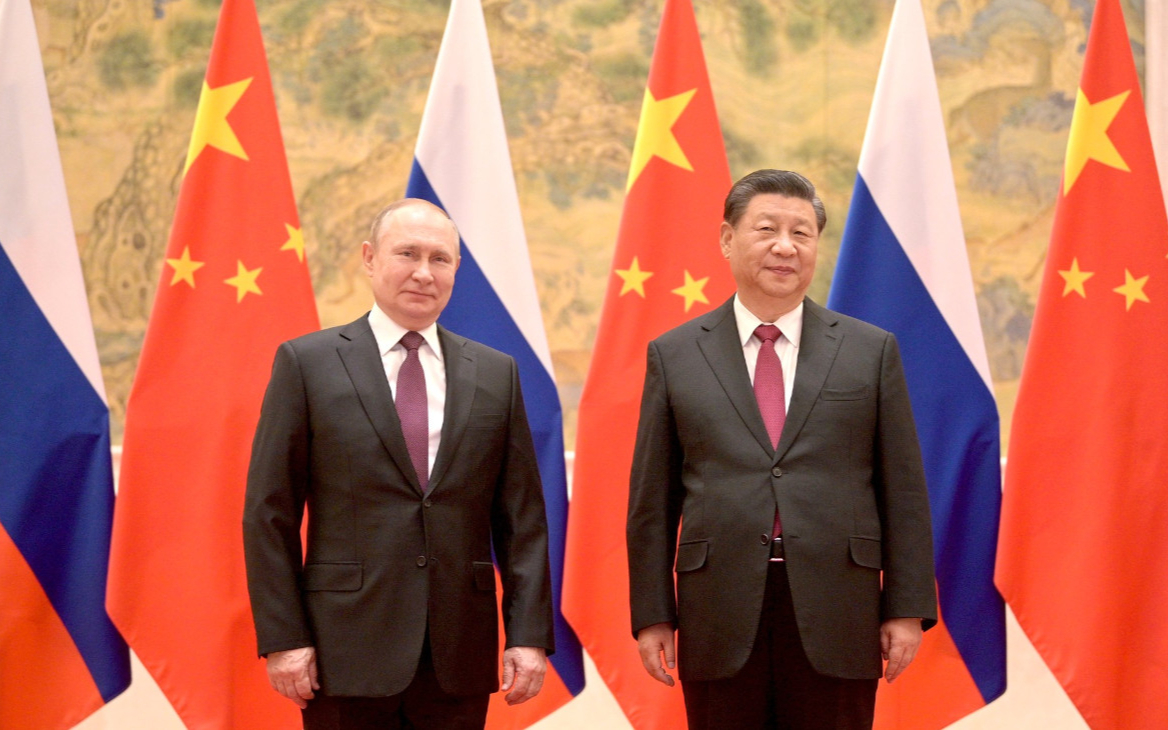 Президент России Владимир Путин с председателем Китайской Народной Республики Си Цзиньпином перед началом российско-китайских переговоров.<br />