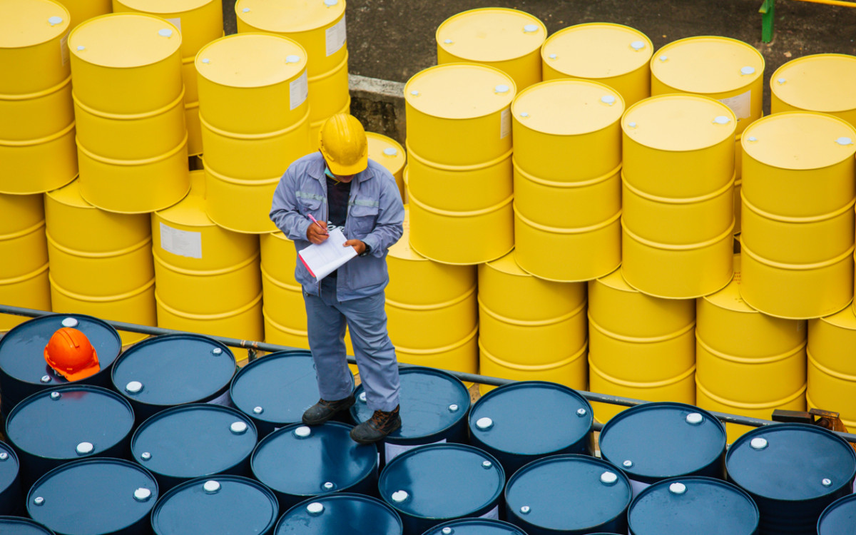 Цена нефти Brent превысила $110 за баррель впервые с 19 апреля