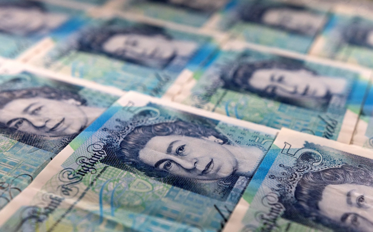 Курс британского фунта к доллару упал до минимума за 37 лет