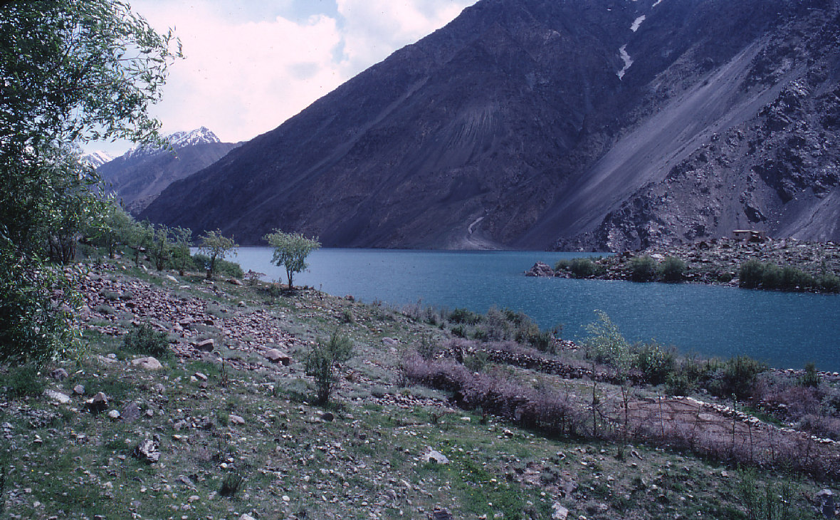 Кашмир, спорная территория, разделенная между Индией и Пакистаном