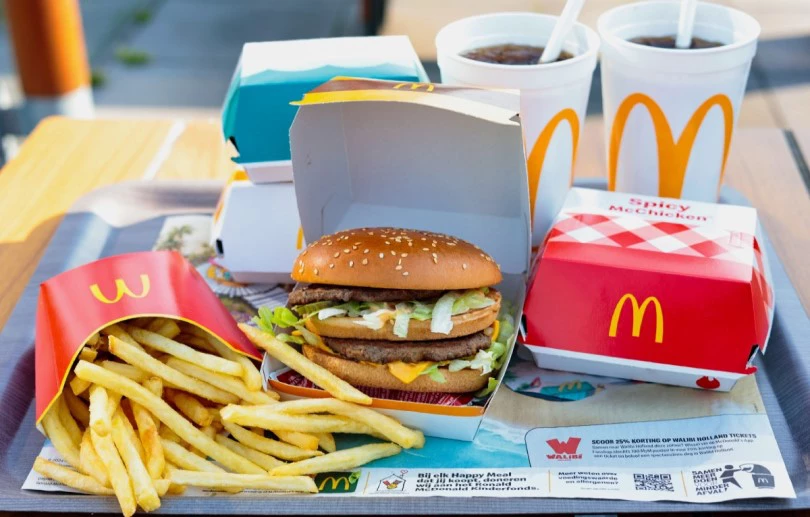 Акции McDonald’s упали на 9% после массовых отравлений бургерами в США