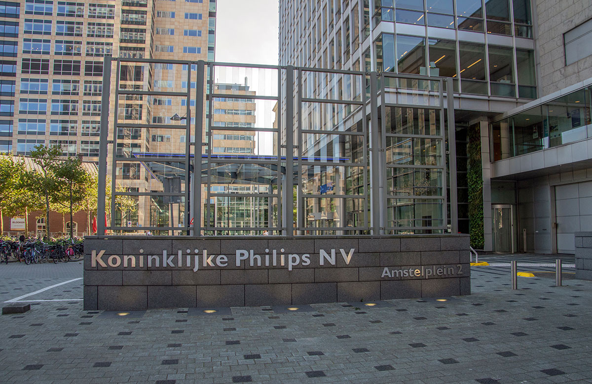Акции Philips упали на 11% после выхода квартального отчета