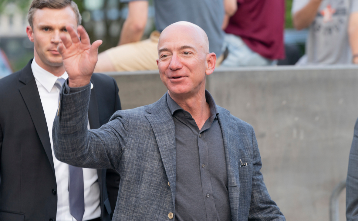 Самый богатый человек мира продал миллион акций Amazon на $3 млрд