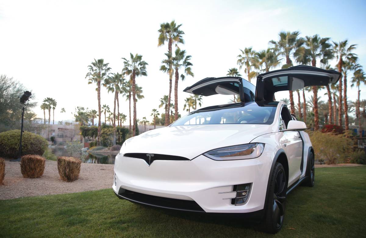 Флагманские электромобили Tesla теперь стоят на $5 тыс. дороже