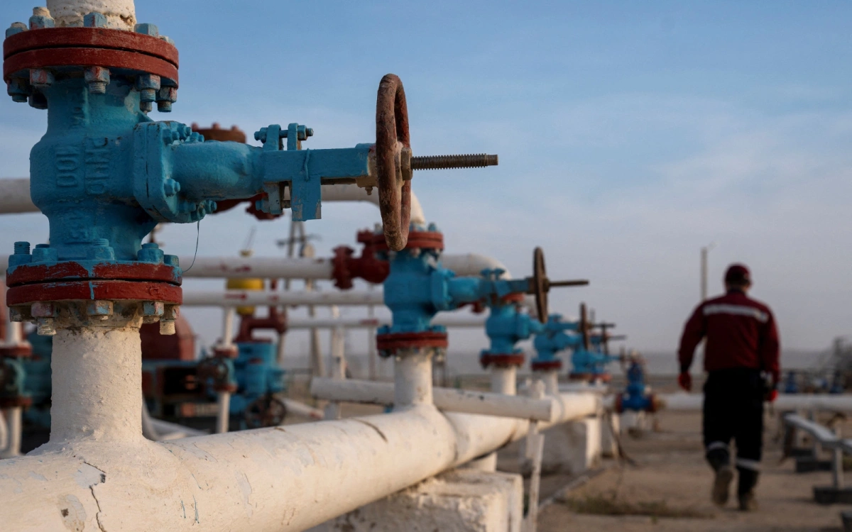 Цена нефти Brent упала ниже $75 за баррель впервые c 4 июля