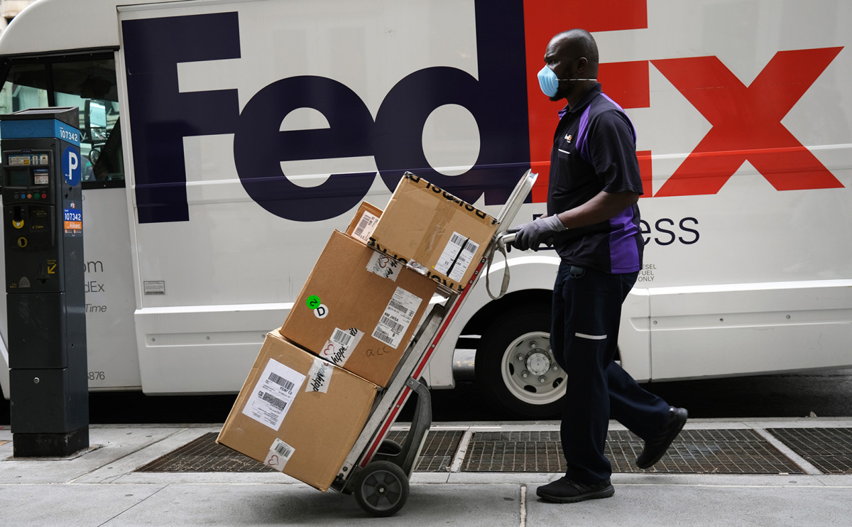 FedEx увеличила квартальные дивиденды на 50%