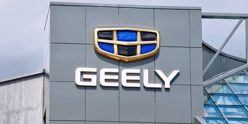 Китайский автопроизводитель Geely может выйти на рынок смартфонов