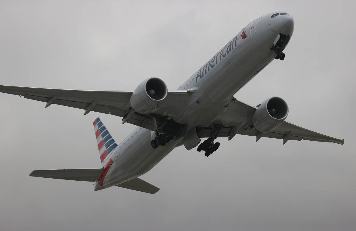 American Airlines ожидает уменьшения убытков из-за роста спроса на билеты