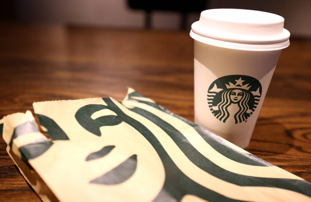 Amazon Go и Starbucks открыли в Нью-Йорке кафе без кассиров