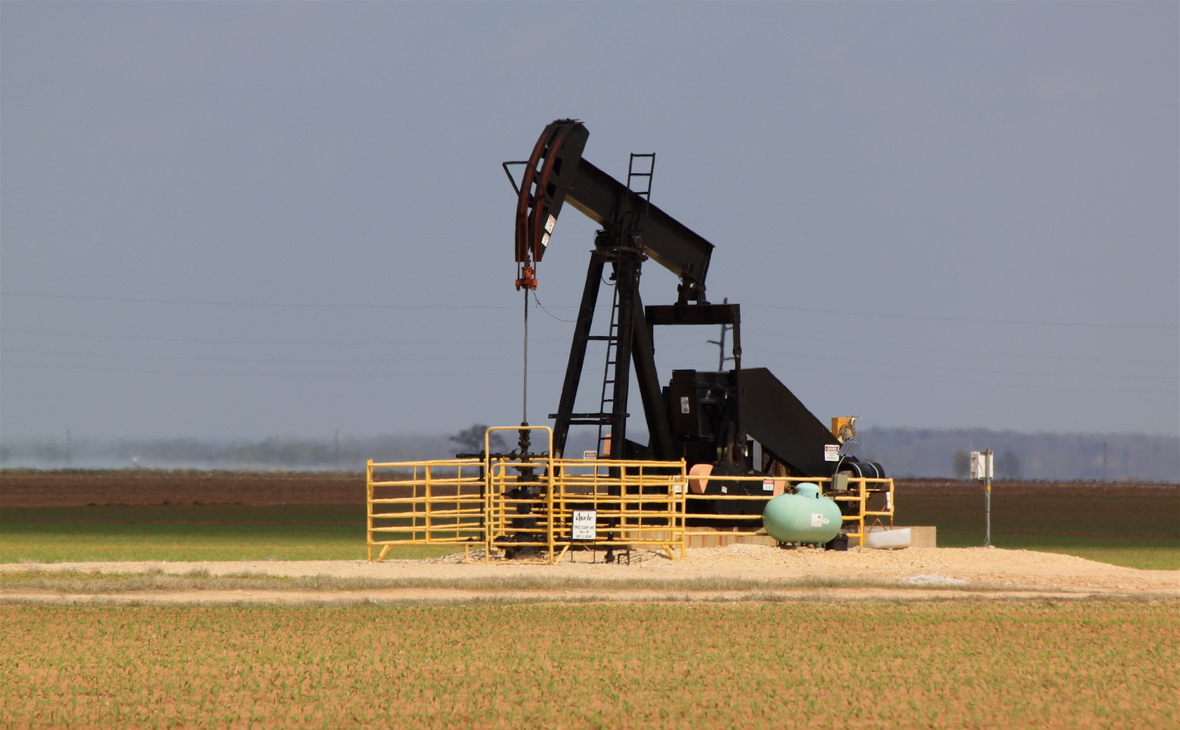 Компания Apache ведет добычу нефти в Техасе, США