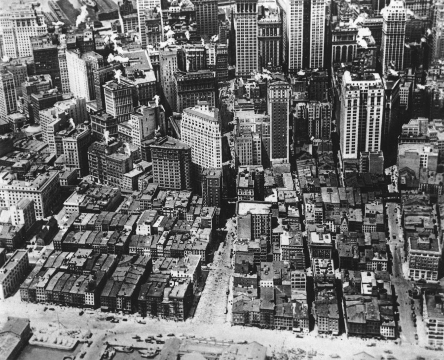 Нью-Йорк в&nbsp;1929 году. Вид с воздуха на Уолл-стрит, финансовый район города&nbsp;
