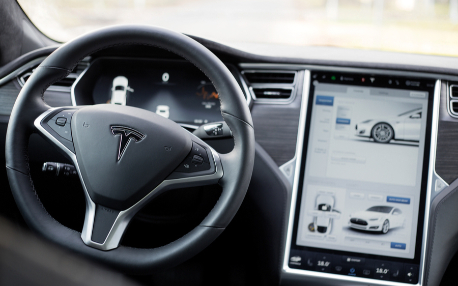 Акции Tesla обвалились после смертельного ДТП с электрокаром