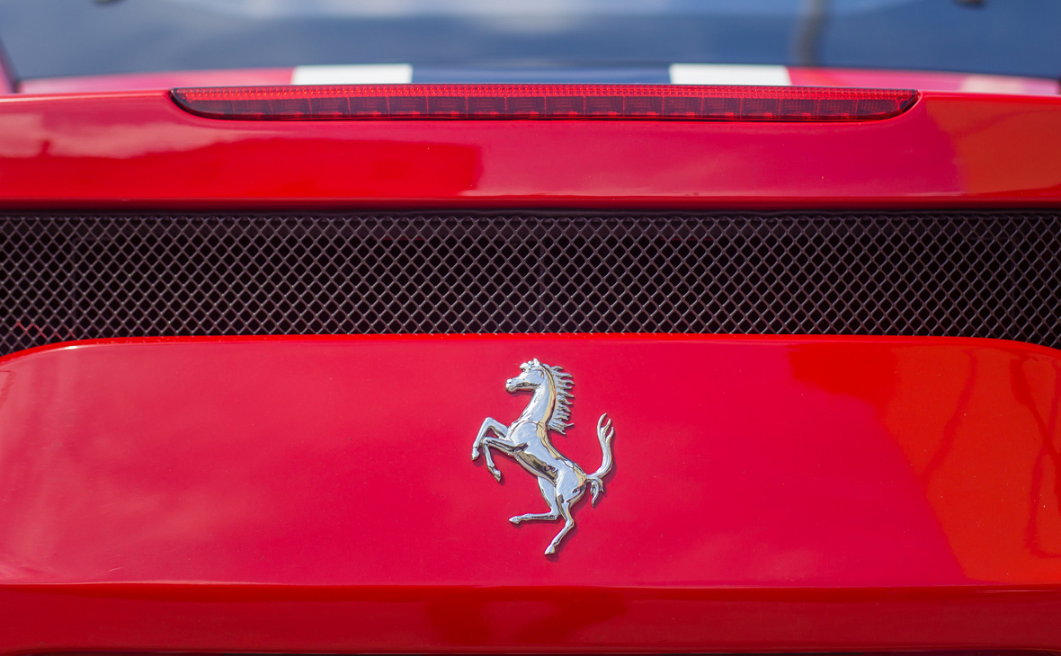 Ferrari представит гибридный кроссовер. Время покупать акции?