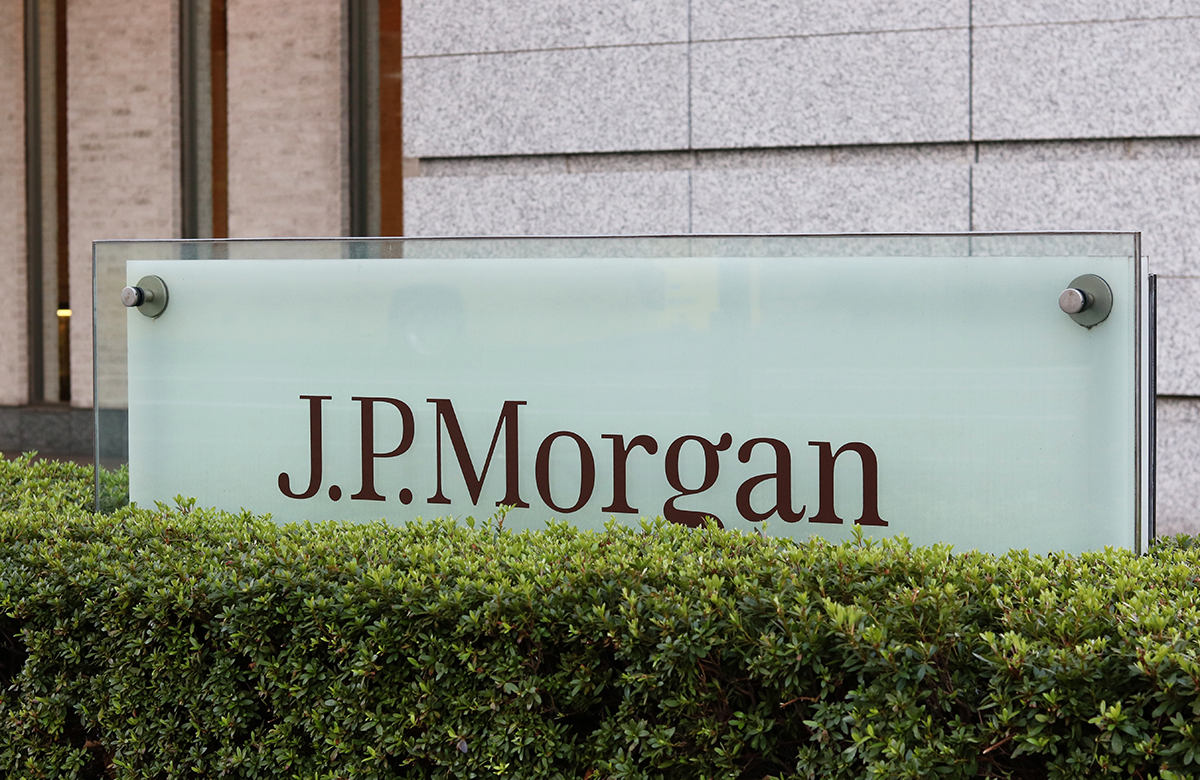 JPMorgan ограничит торговлю акций связанных с каннабисом компаний
