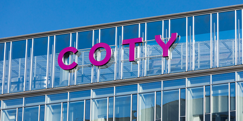 Акции Coty на премаркете выросли на 7,8% на фоне публикации отчетности