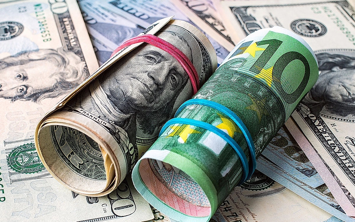 Сколько стоят доллар и евро в обменниках Москвы 6 июля