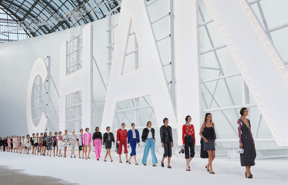 Показ Chanel на Неделе моды в Париже