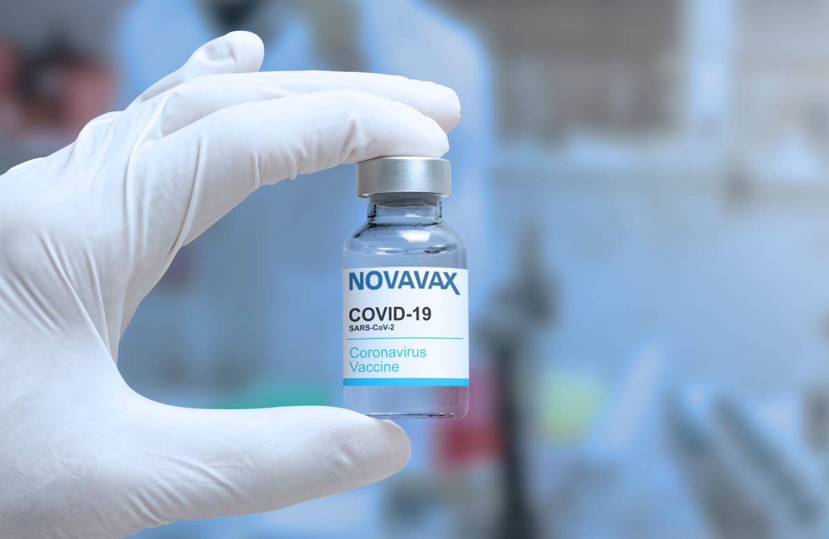 Акции Novavax упали почти на 4% на фоне пересмотра решения FDA по вакцине
