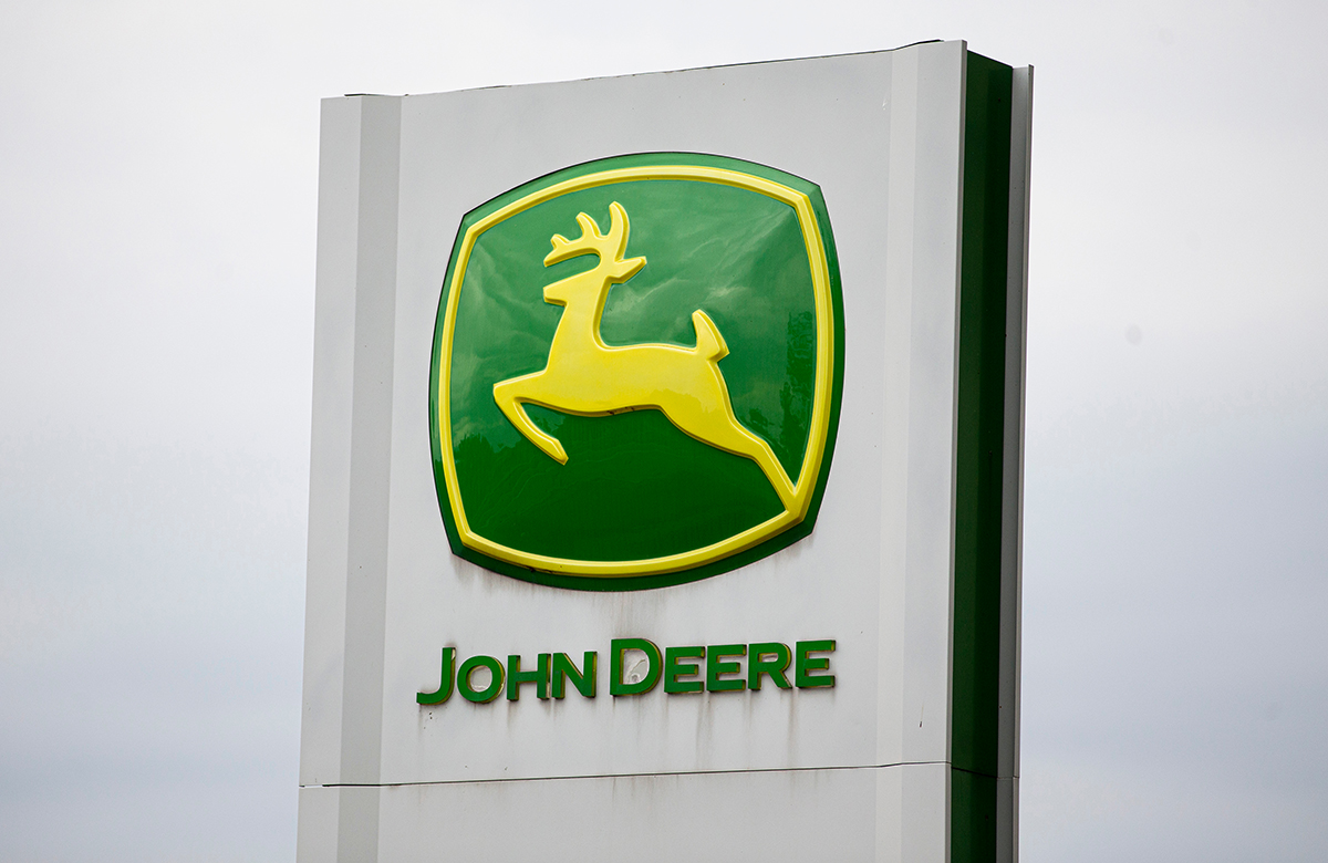 Сотрудники John Deere бастуют на фоне переговоров о контракте на 6 лет