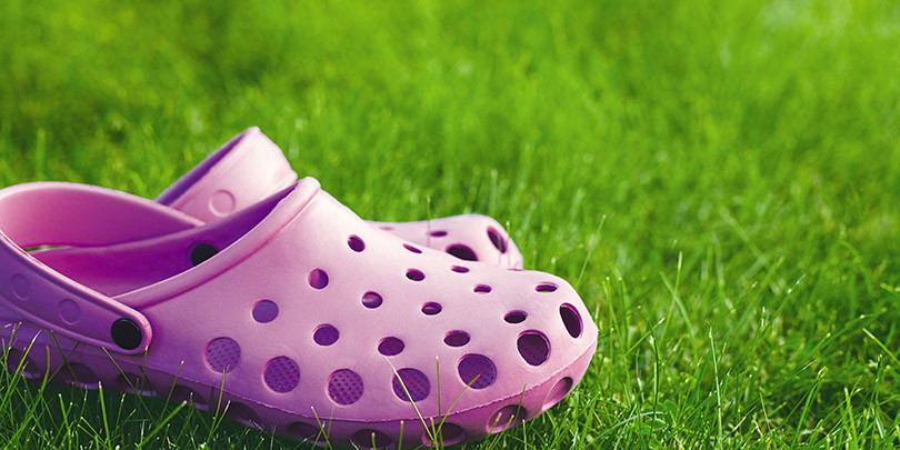 Crocs повысила прогноз по росту выручки в 2021 году до 67%