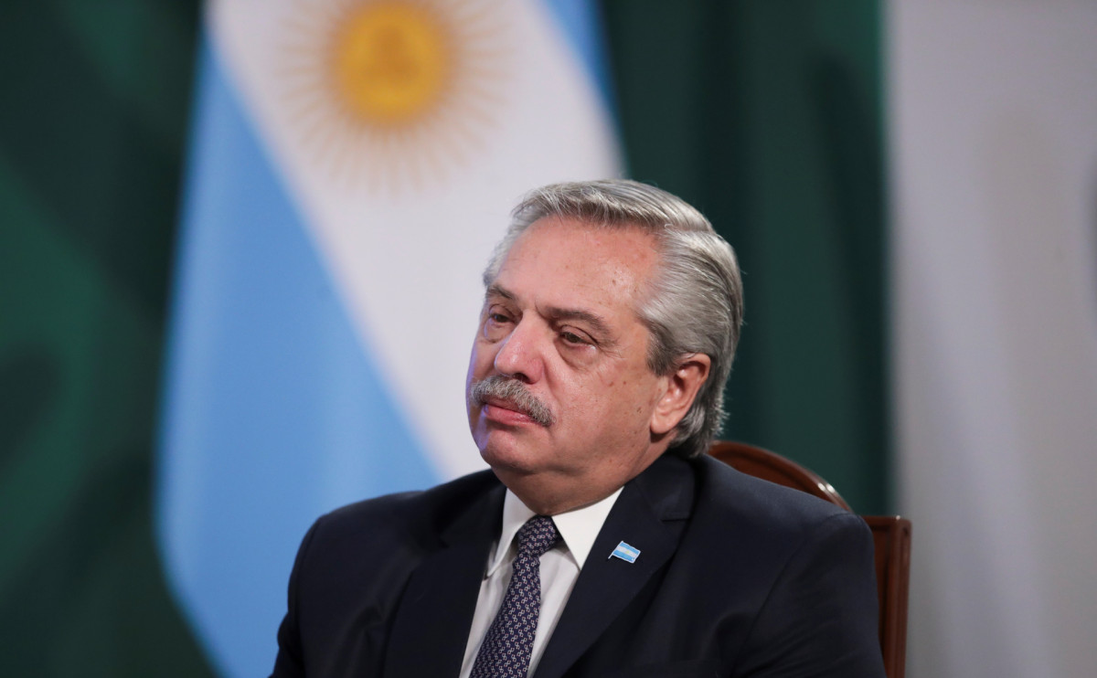 У привитого «Спутником V» президента Аргентины подтвердился коронавирус