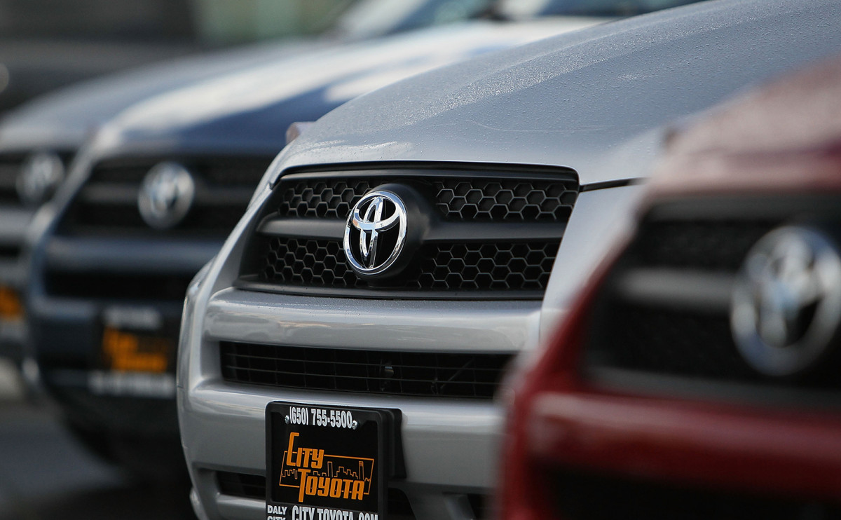 Toyota планирует с декабря нарастить производственные мощности