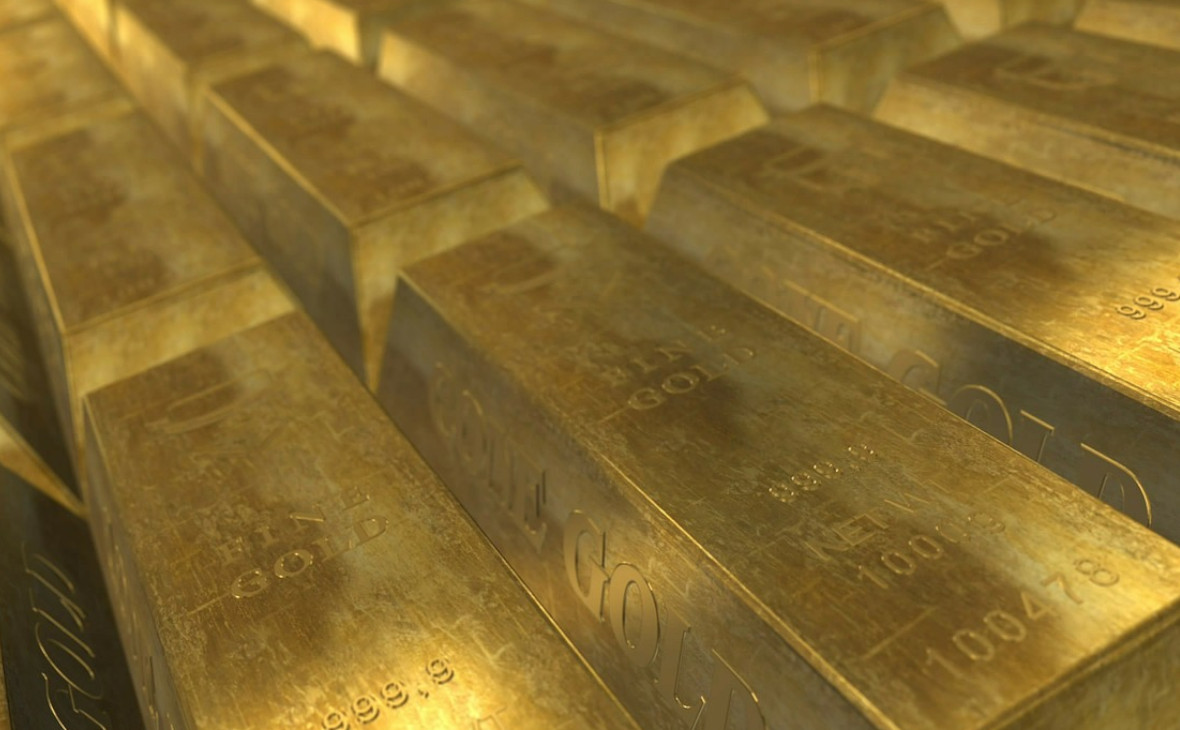 Впервые за семь лет цена золота превысила уровень $1700 за унцию