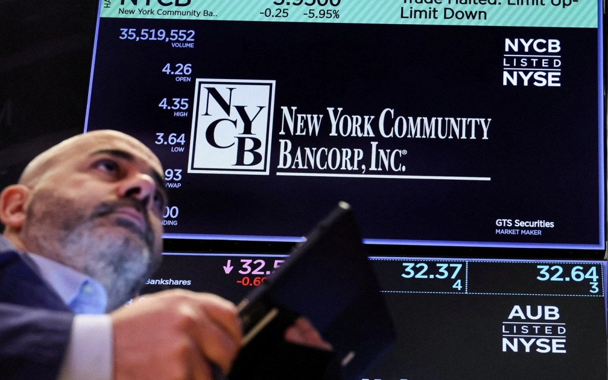 Акции New York Community Bancorp рухнули более чем на 30%
