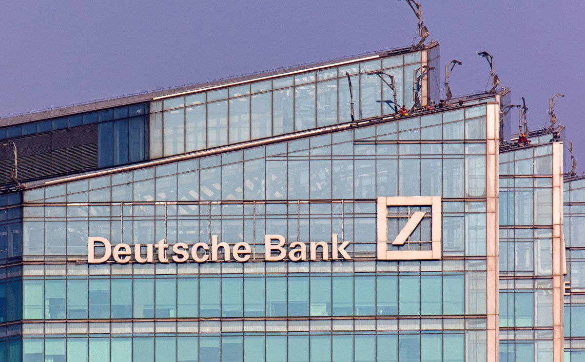 Deutsche Bank столкнулся с иском на €500 млн из-за продаж деривативов