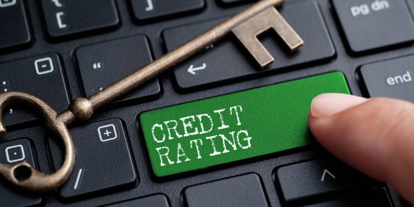 Moody's понизило кредитный рейтинг России до преддефолтного уровня