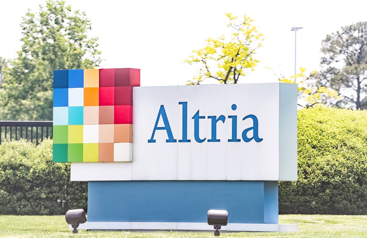 Акции Altria рухнули на 10% на фоне планов FDA США убрать с рынка Juul