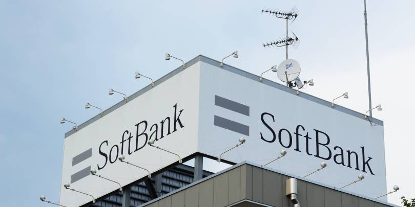 Акции Softbank выросли на 12% и отыграли вчерашнее падение