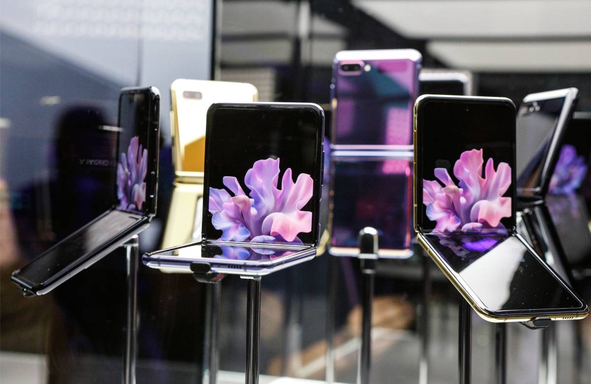 Samsung вернула себе первенство по продажам смартфонов в России