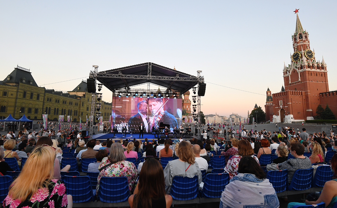 Отмена массовых мероприятий в москве сейчас. Концерт 12 июня 2022 в Москве на красной площади. Концерт 24 мая на красной площади 2022. Концерт на красной площади. Массовые мероприятия.