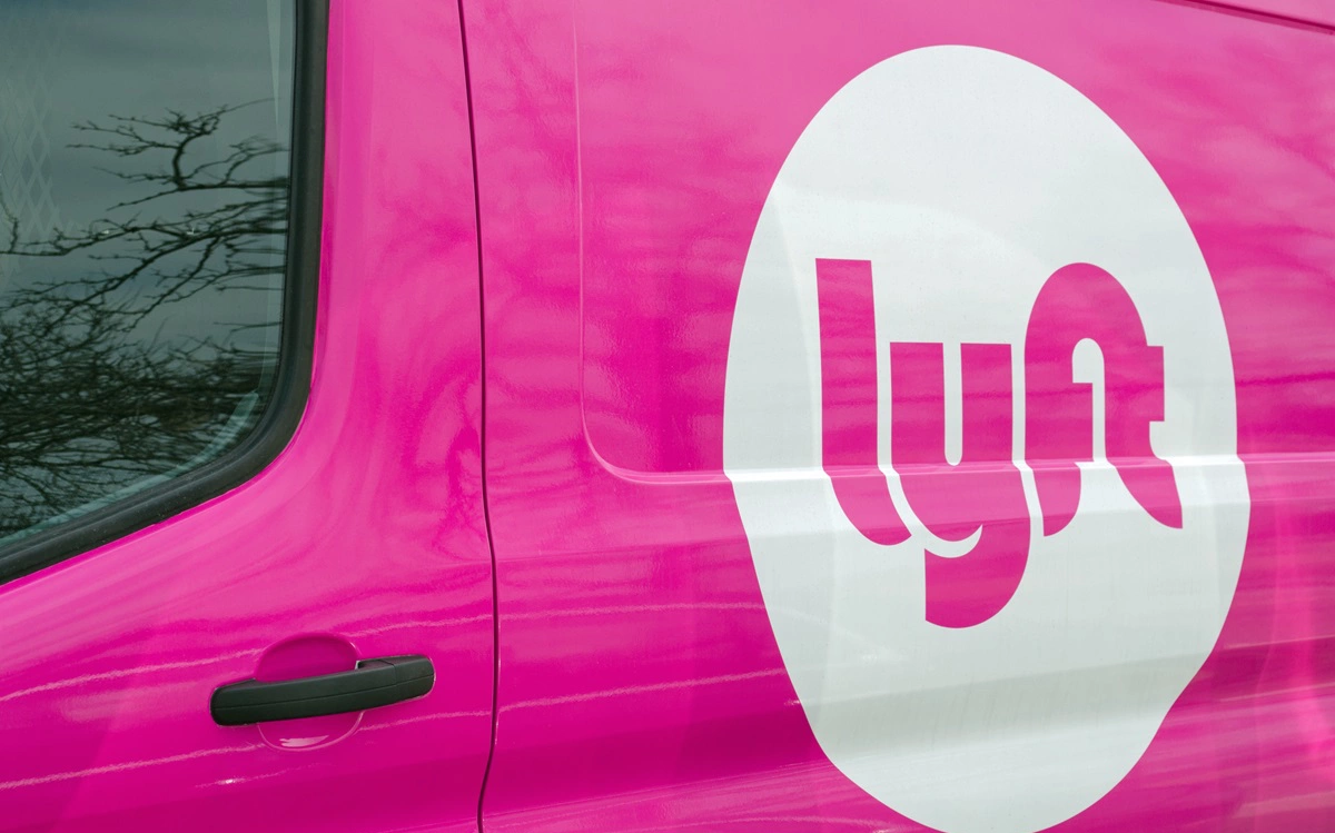 Акции агрегатора такси Lyft взлетели на 67% из-за ошибки в отчете