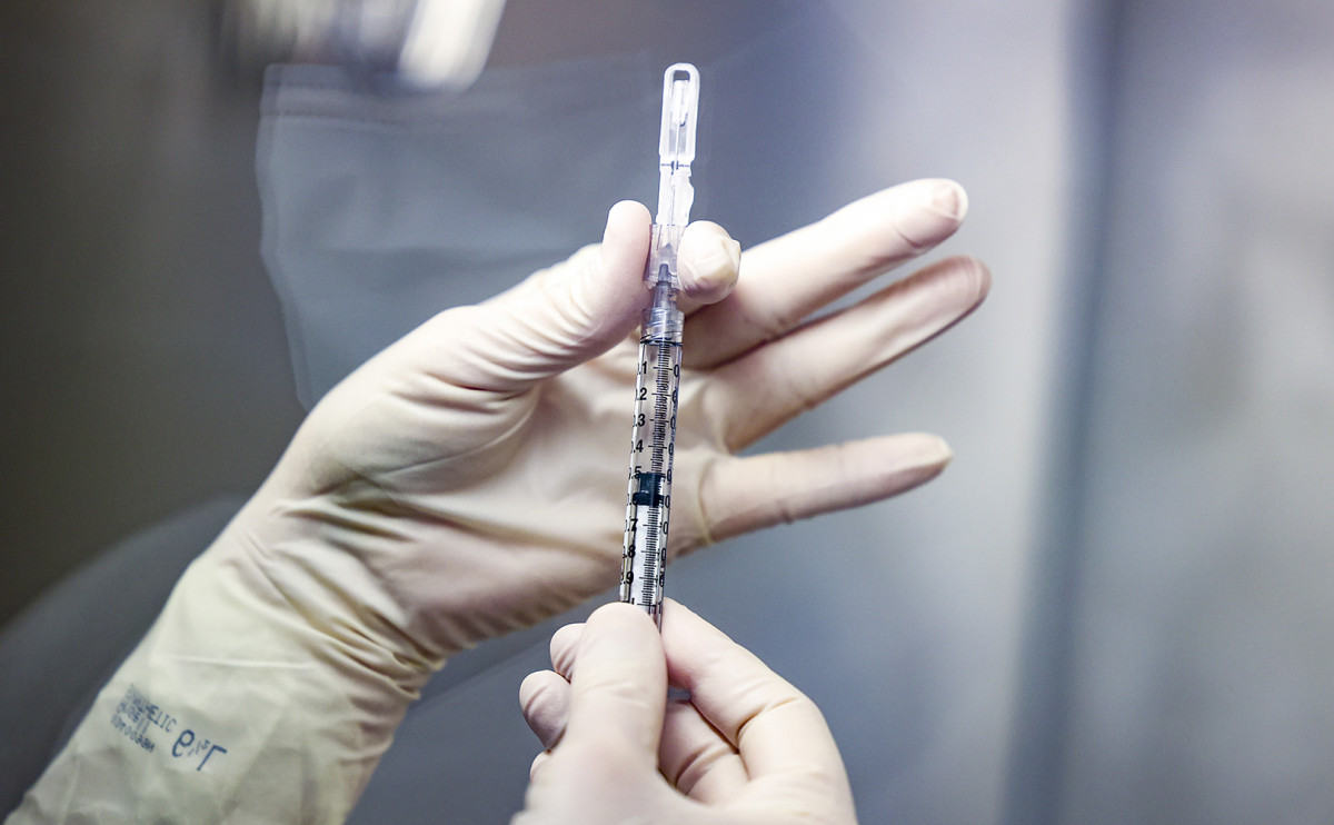 Акции ИСКЧ выросли на 16% на новости о старте испытаний новой вакцины