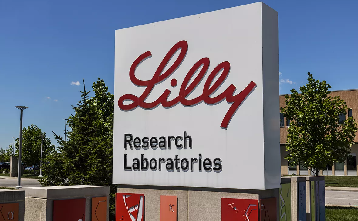 Акции Eli Lilly выросли на 3% на одобрении нового препарата против рака