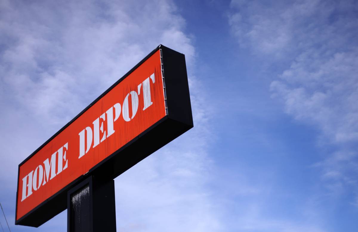 Автор Motley Fool считает выгодными акции Target, Lululemon и Home Depot