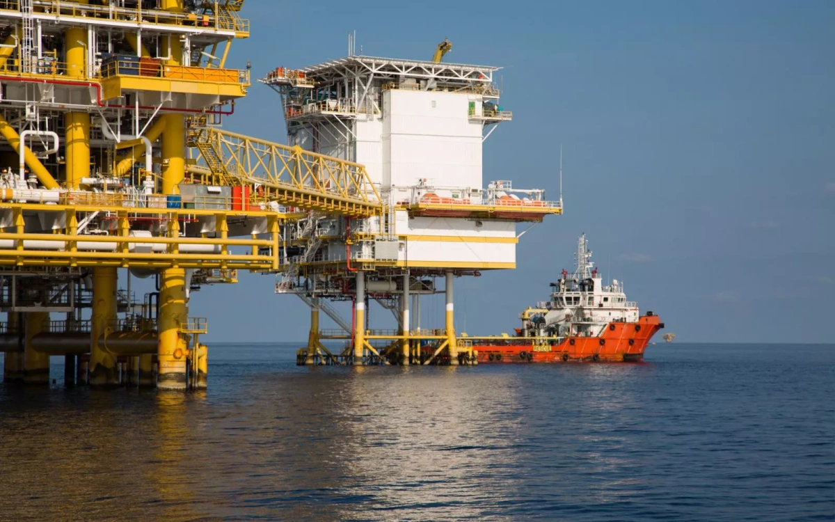 Цена нефти Brent упала более чем на 5% и опустилась ниже $71 за баррель